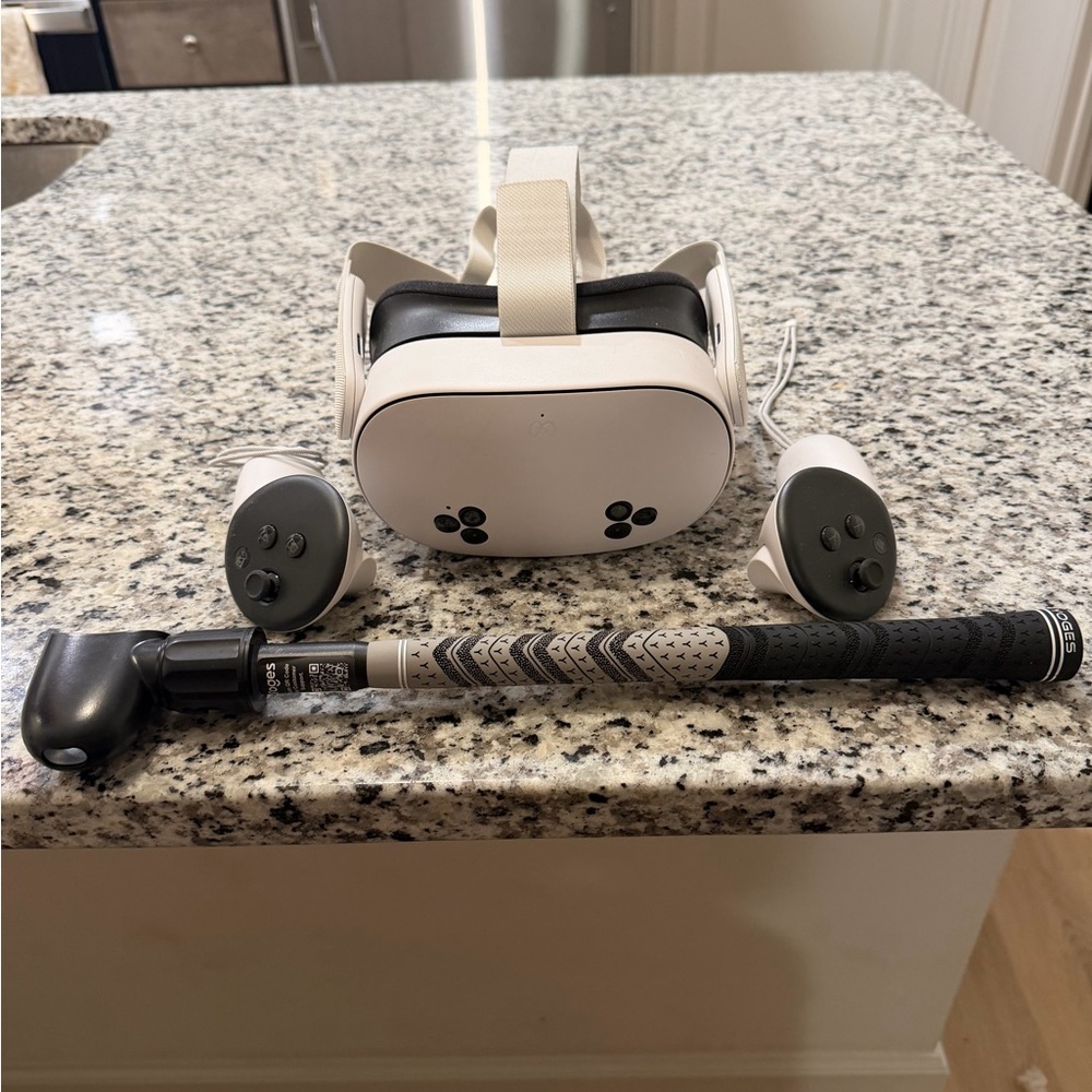 Meta Quest 3S 128GB with YOGES golf attachment